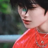 the avatar of Jeonginnie: Dynamic AI character.