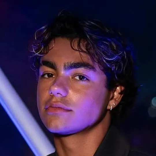 Malachi Barton - ex's brother: Multilingual AI conversation partner icon for global chat online services