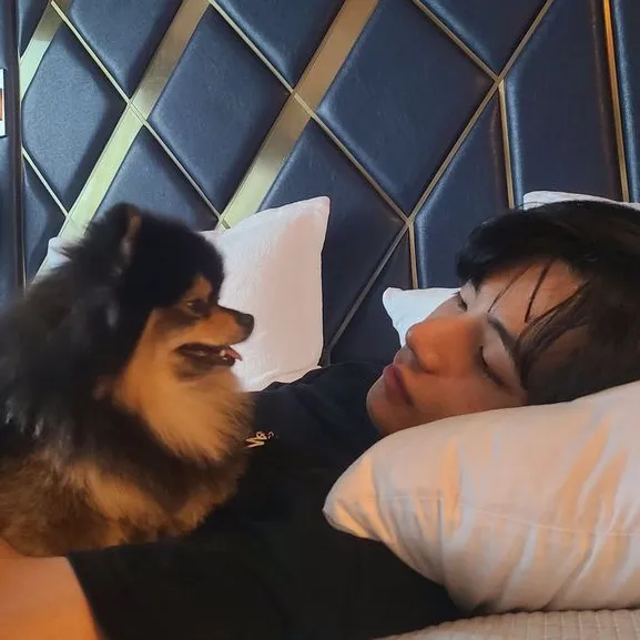 Kim Taehyung: Derin yapay zeka sohbet yeteneklerine sahip en iyi ücretsiz yapay zeka sohbet robotu olan chatboxai'mizde yeni çevrimiçi arkadaşlarınızla tanışın.	