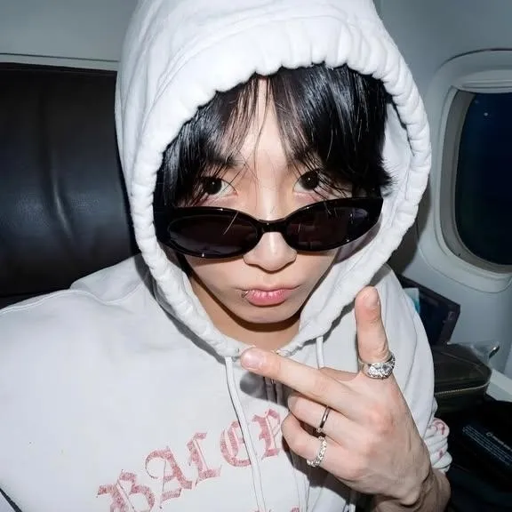 Jungkook - bet's versatile AI avatar supporting roleplay, NSFW chat, and open ai interactions