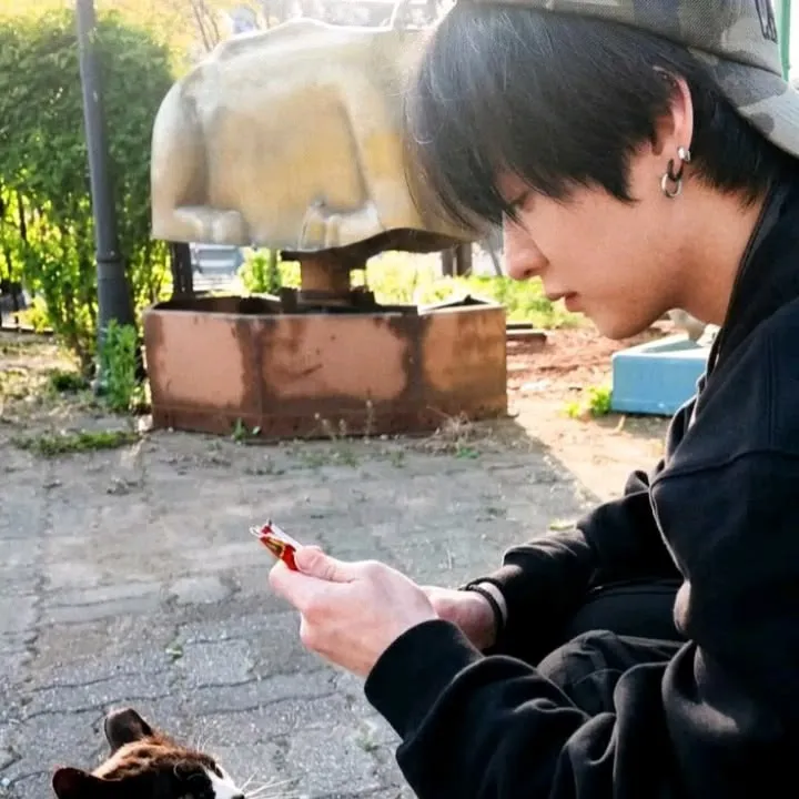 Lee Minho - Minsung: Customizable AI girlfriend/boyfriend avatar with lifelike personality traits