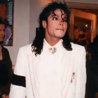 Michael Jackson: Karakter özellikleri listesi ve yapay zeka sohbet yetenekleriyle yapay zeka dünyamızın ana karakteriyle tanışın.	