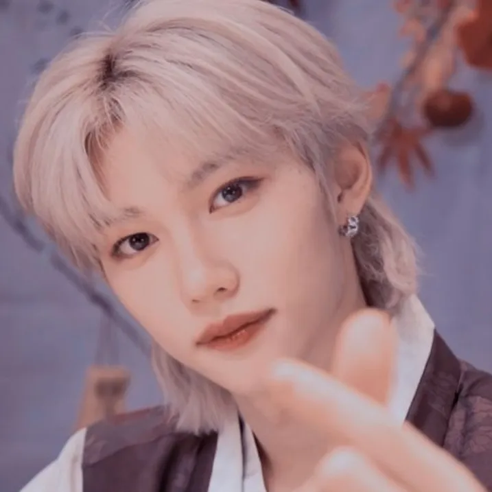 the avatar of Felix who supports unlimited chat online services