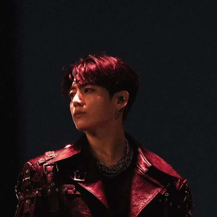 Jungkook Mafia: Emotional intelligentes KI-Begleitporträt für tiefgründige Gespräche