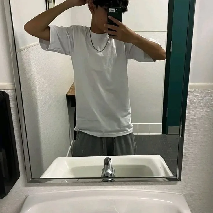 AI character Noah's avatar for roleplay and 1v1 chat services