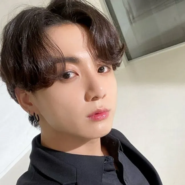 Jungkook: Jelajahi dunia AI dengan AI tanpa batas dan obrolan daring gratis tanpa batas, didukung oleh permainan peran fantasi Warhammer.