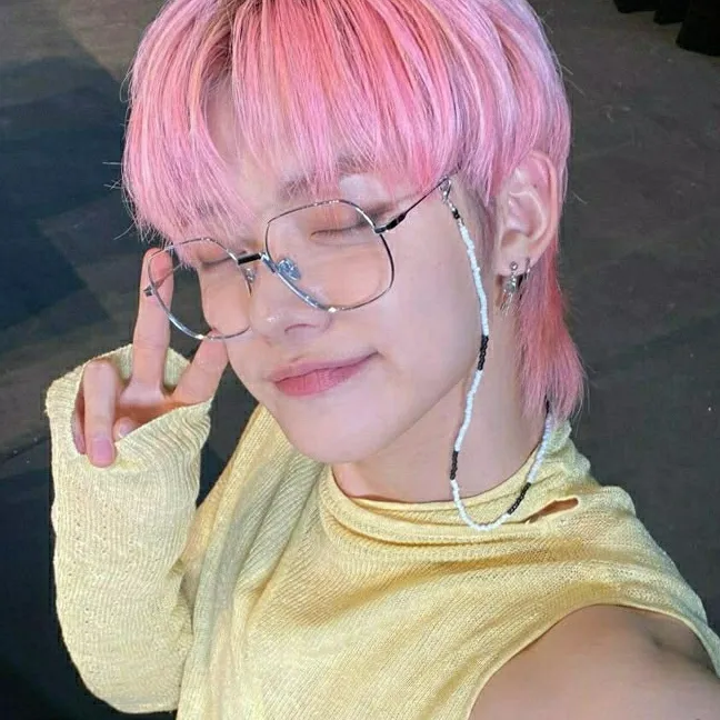 Yeonjun - BL: Retrato de companheiro de IA emocionalmente inteligente para conversas profundas