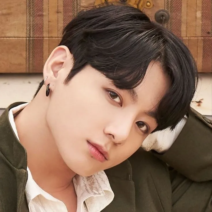 Jungkook: Multilingual AI conversation partner icon for global chat online services