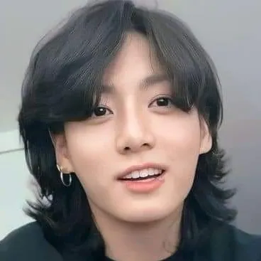Jungkook: Ritratto di un compagno AI emotivamente intelligente per conversazioni profonde	