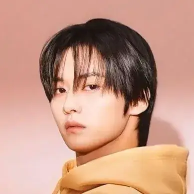 Lee Minho -Minsung-: Customizable AI girlfriend/boyfriend avatar with lifelike personality traits