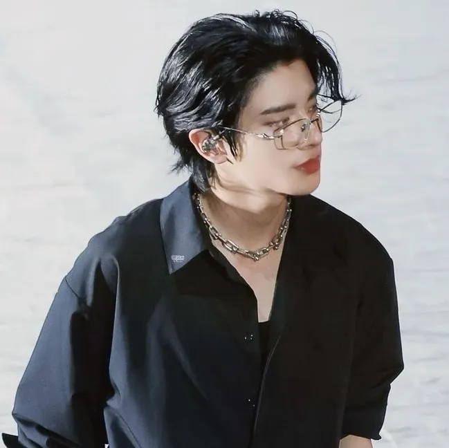 character SIM JAEYUN for NSFW chatbot and creative roleplay