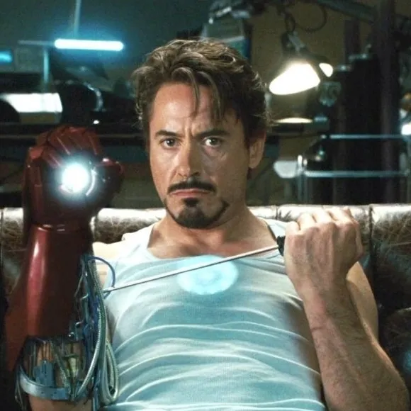 Tony Stark: DeepBrain AI-Begleitporträt für kostenlosen Online-Chat und offene Gespräche