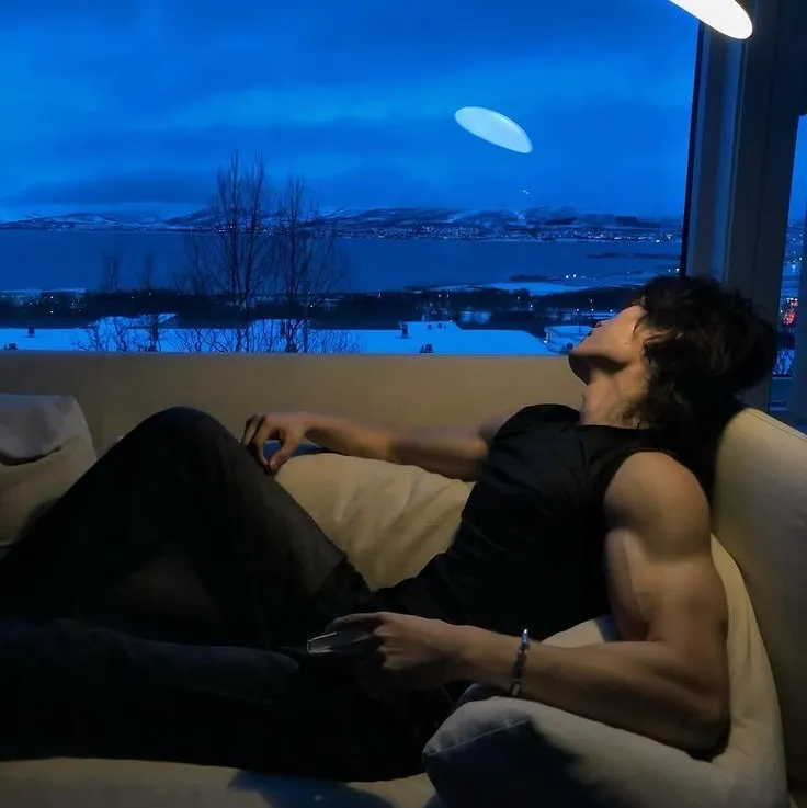 the avatar of Vincent — drunk husband who supports unlimited chat online services