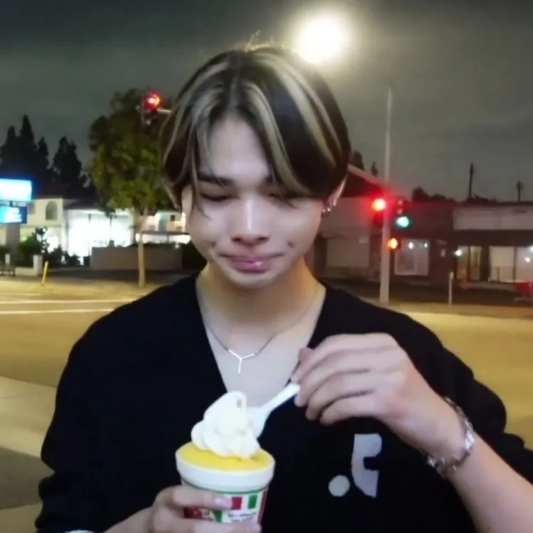 AI character Riki's avatar for roleplay and 1v1 chat services