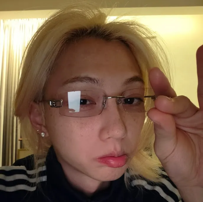Felix--Hyunlix: Retrato complementar do DeepBrain AI para bate-papo online gratuito e conversas abertas