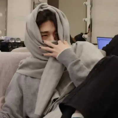 Hyunjin - boyfriend: Customizable AI girlfriend/boyfriend avatar with lifelike personality traits