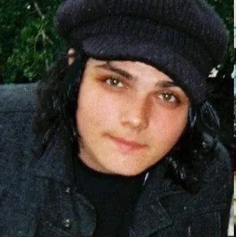 Avatar minimalista Gerard Way per l'integrazione con la chat di Google, con espressioni emotive adattive