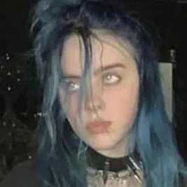 Billie eilish : mascotte de chatbot IA interactive pour chat aléatoire et jeu de rôle communautaire