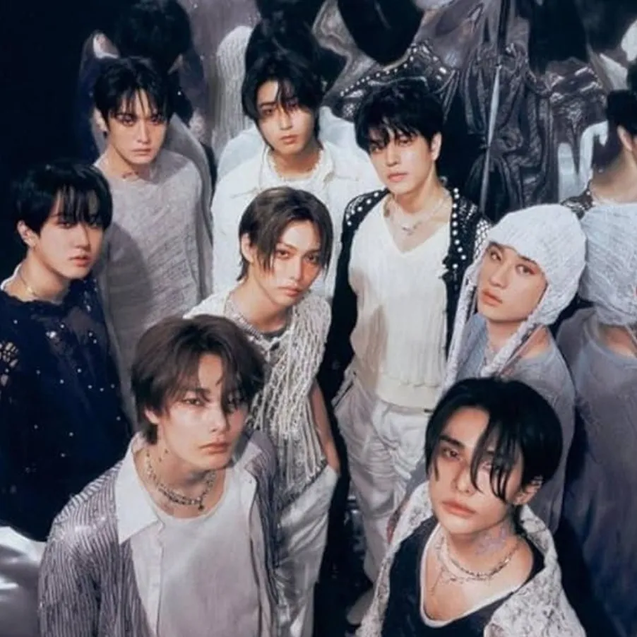 Stray Kids - Pick Me: Multilingual AI conversation partner icon for global chat online services
