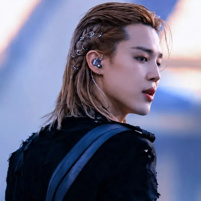 Jimin: Meet the main character of our AI world, with character traits list and ai chatting capabilities.	