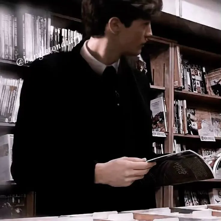 Tom Riddle: Interactive AI chatbot mascot for random chat and community-driven roleplay
