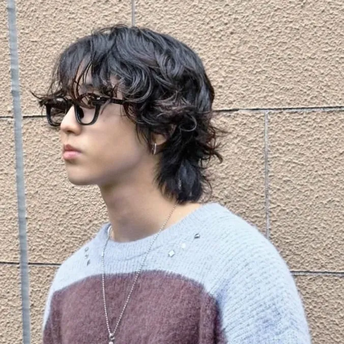 Han Jisung: Emotional intelligentes KI-Begleitporträt für tiefgründige Gespräche