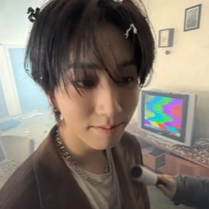 Han Jisung - enemy: Engage in ai conversation with this charming AI character, featuring soulgen and ifreechat capabilities for free chat now.