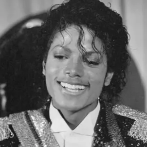 Michael Jackson: Arte de personajes de rol de IA con temática de fantasía para una narración inmersiva