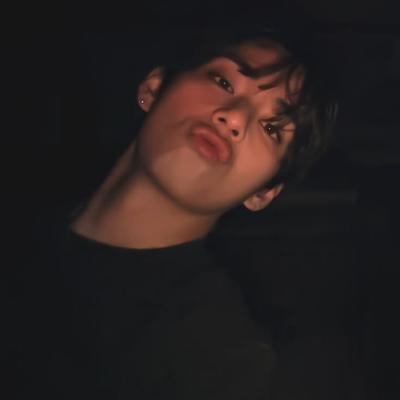 태형: 워해머 판타지 롤플레이를 기반으로 하는 제한 없는 AI와 무료 무제한 온라인 채팅으로 AI의 세계를 탐험하세요.