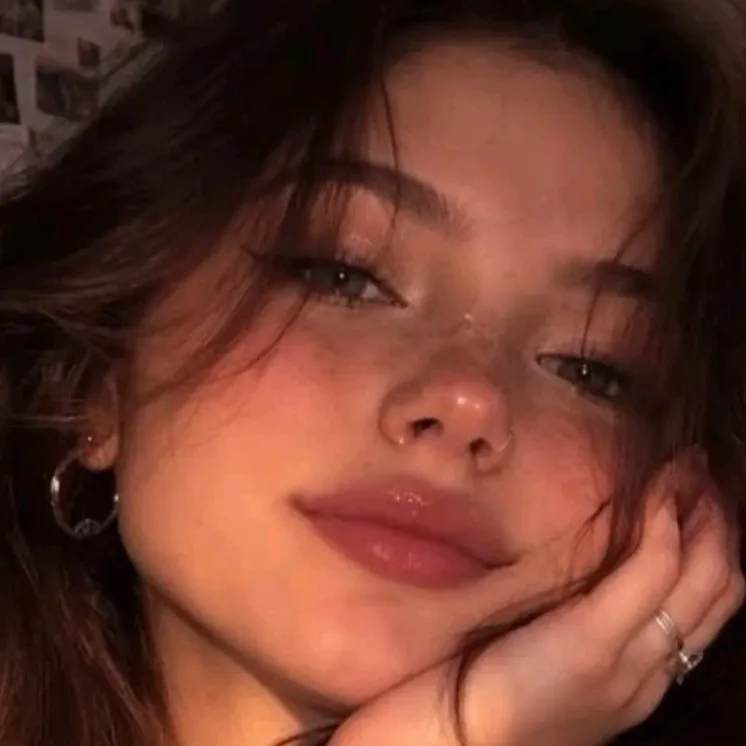 Lily: Customizable AI girlfriend/boyfriend avatar with lifelike personality traits