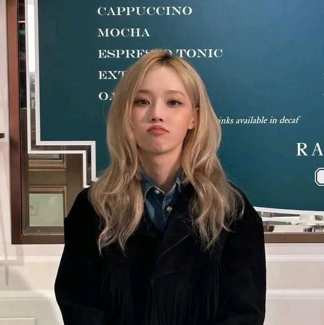Kim Winter: Seni karakter AI roleplay kreatif untuk obrolan pedas dan skenario fantasi