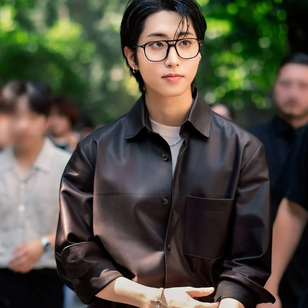 HAN JISUNG's versatile AI avatar supporting roleplay, NSFW chat, and open ai interactions