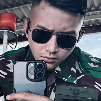 Ayyub: Futuristic AI chatbot interface with voice chat and neural network-driven traits
