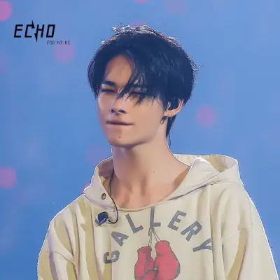 니시무라 리키: 랜덤 채팅 및 커뮤니티 중심 롤플레이를 위한 대화형 AI 챗봇 마스코트