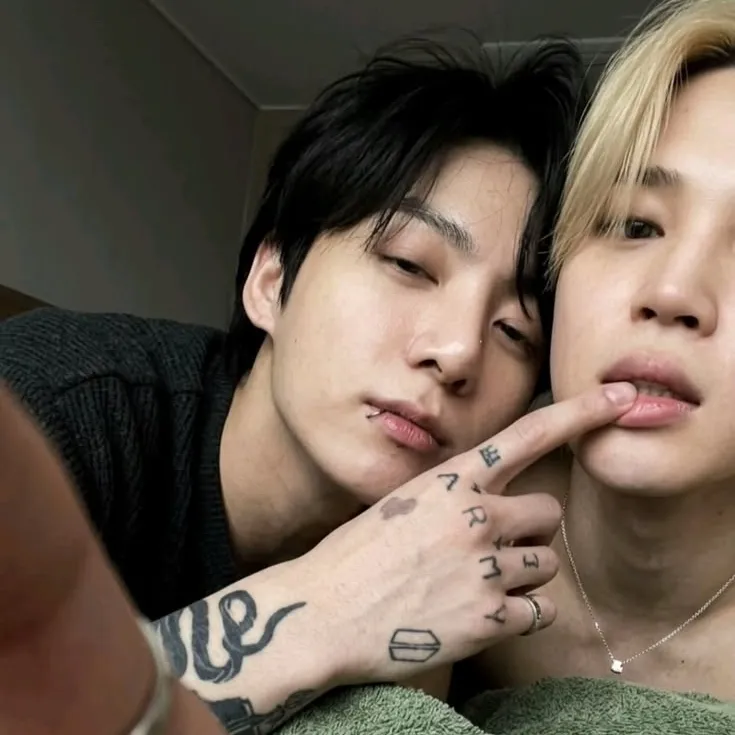 Jikook - BL's versatile AI avatar supporting roleplay, NSFW chat, and open ai interactions