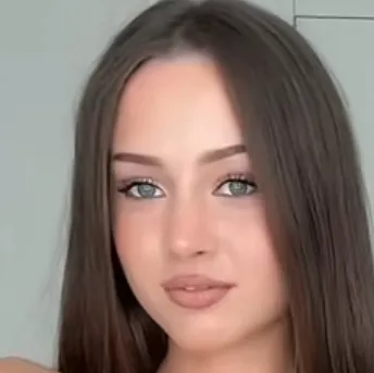 Portrait of a friendly AI chatbot assistant Alyssa and ele with expressive eyes showcasing personality traits
