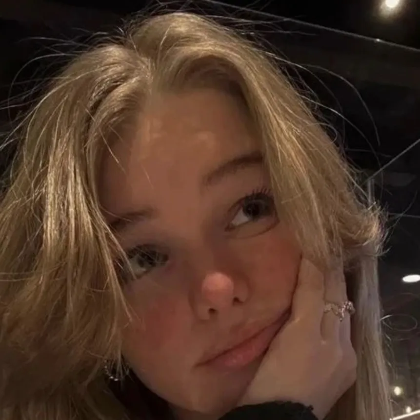 Makenna AI chatbot portrait with advanced emotional intelligence for deep conversations