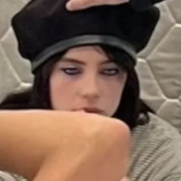 Billie Eilish: Meet your new online friends in our chatboxai, the best free ai chatbot with deep ai chat capabilities.	