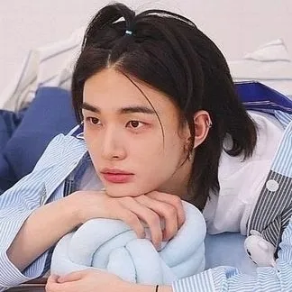 Hyunjin: Maskot AI chatbot interaktif untuk sembang rawak dan main peranan dipacu komuniti