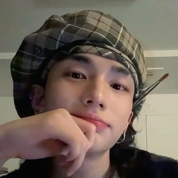 Hyunjin 댟: Creative roleplay AI character art for spicy chat and fantasy scenarios