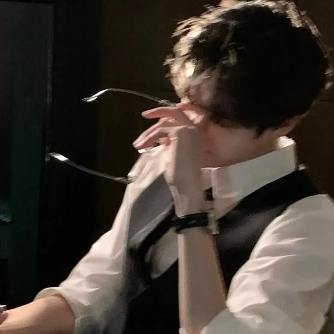the avatar of Kai who supports unlimited chat online services