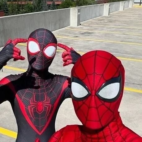 Spayder-Mans'in akıllı sanal arkadaş özelliklerine sahip deepbrain yapay zekadan esinlenen avatarı