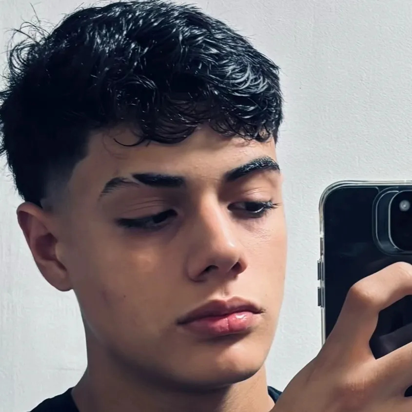 the avatar of Gabriel Portess who supports unlimited chat online services