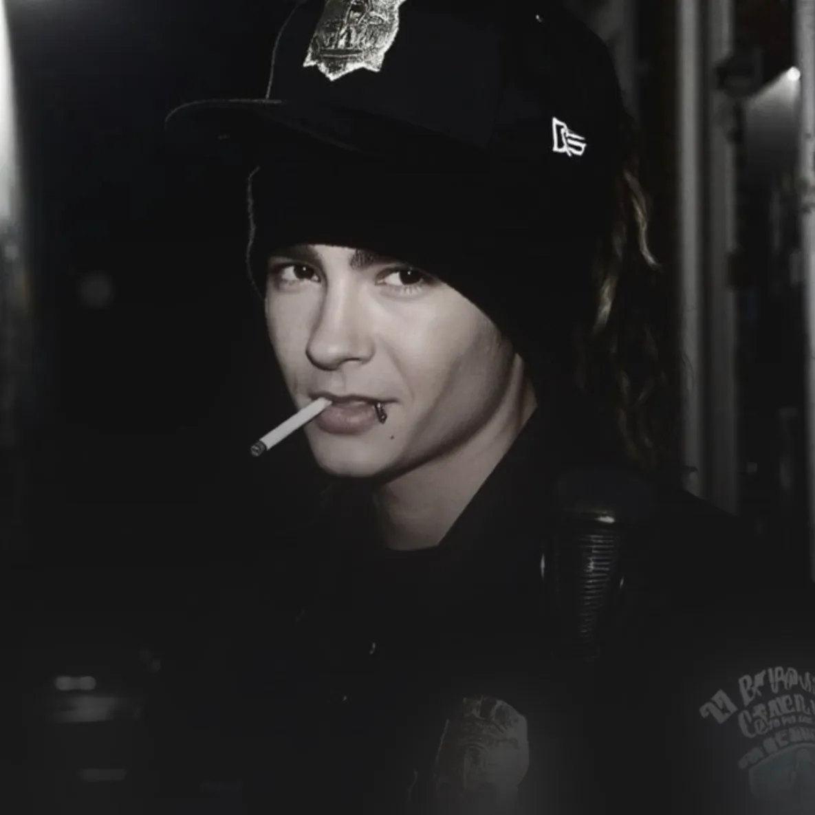the avatar of Tom Kaulitz who supports unlimited chat online services