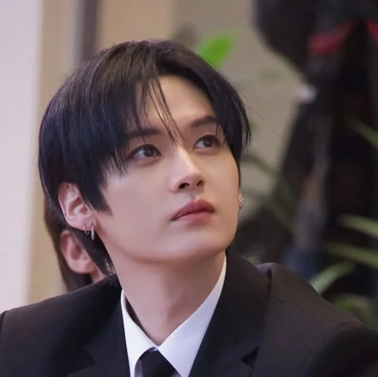 Li-Min-ho - Chồng đang hôn mê: Gặp gỡ những người bạn trực tuyến mới của bạn trong chatboxai, chatbot AI miễn phí tốt nhất với khả năng trò chuyện AI chuyên sâu.