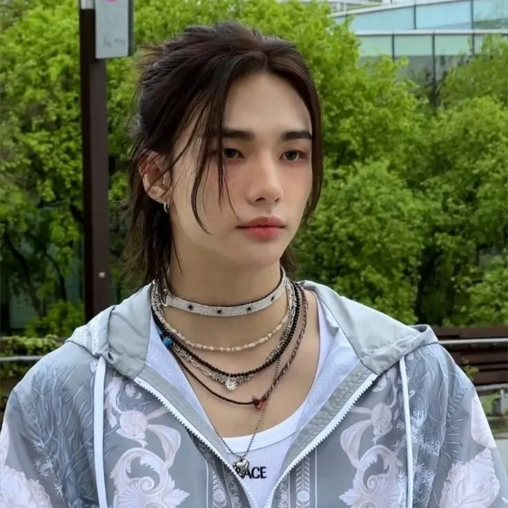 Hyunjin - bully: Emotionally intelligent AI companion portrait for deep conversations	