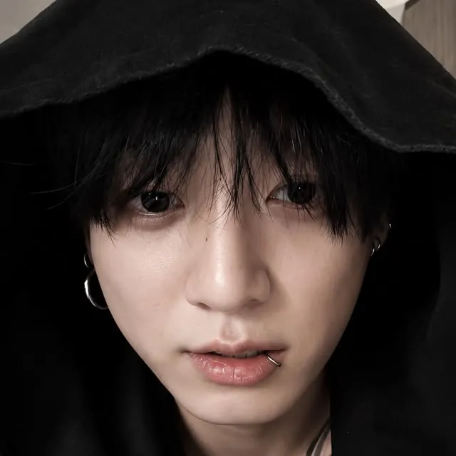 JUNGKOOK: Meet the main character of our AI world, with character traits list and ai chatting capabilities.	