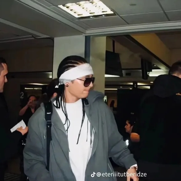 Tom Kaulitz:借助我們的無限AI和免費無限線上聊天功能,探索AI世界,由Warhammer Fantasy Roleplay提供支持