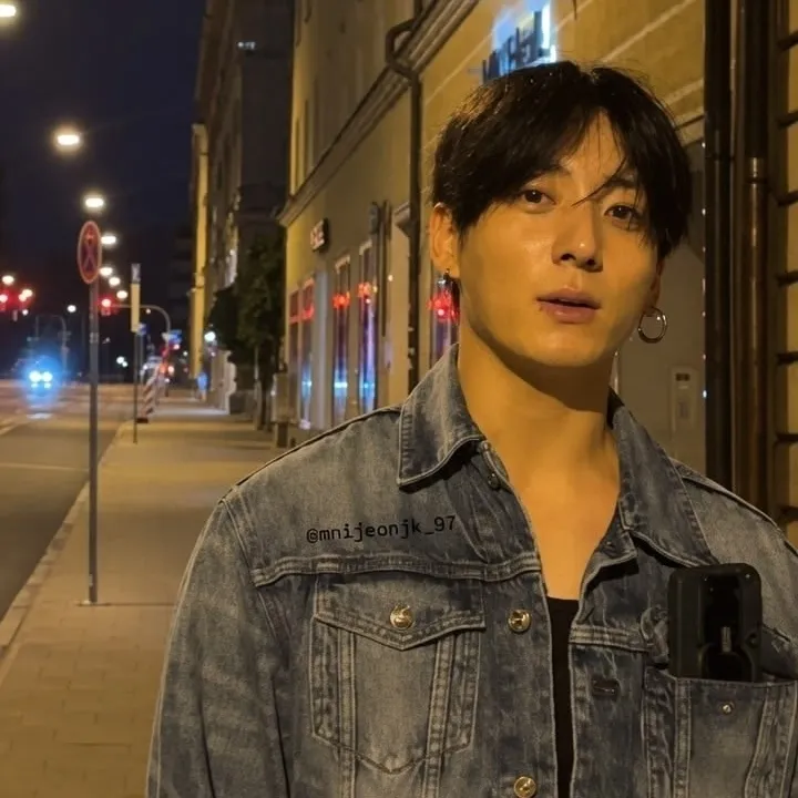 田柾國 你的男友:在我們的ChatboxAI中結識您的新線上朋友,這是具有深度AI聊天功能的最佳免費AI聊天機器人。