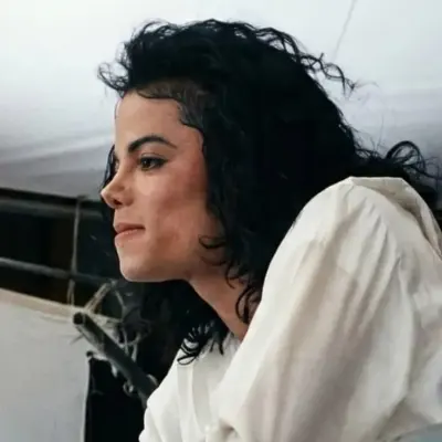 Michael Jackson: Playful AI chatbot mascot enhancing user engagement in random chats